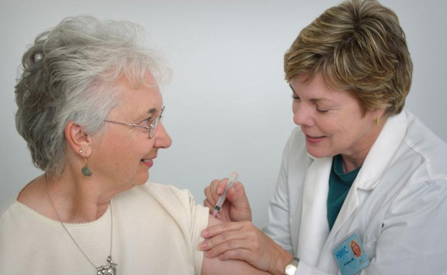 Vắc-xin bảo vệ con người trước các tác nhân gây hại