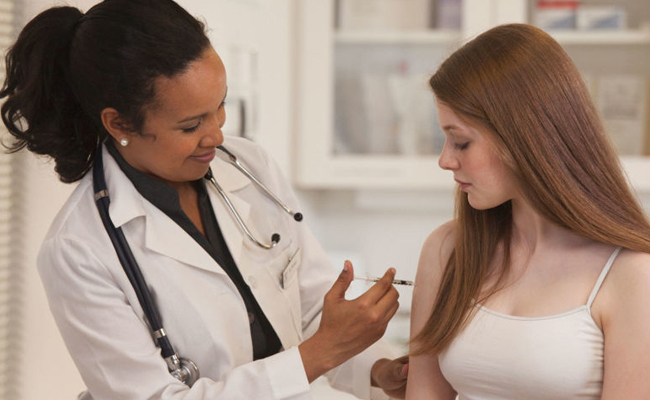 Vắc-xin bảo vệ con người trước các tác nhân gây hại