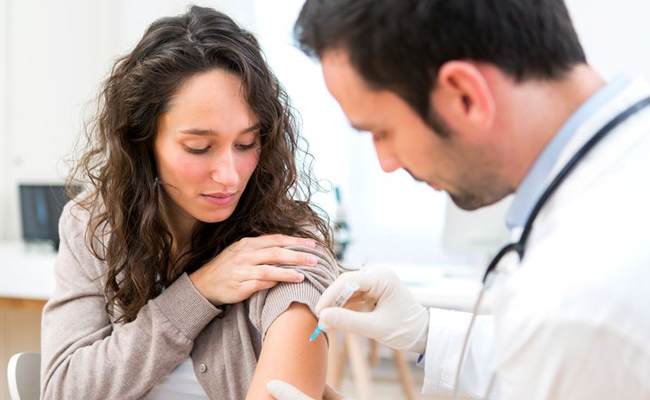 Vắc-xin bảo vệ con người trước các tác nhân gây hại